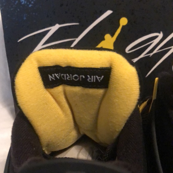 Jordan Retro 4 Bumble Bee. Size 10.5 black n yellow - Picture 5 of 8